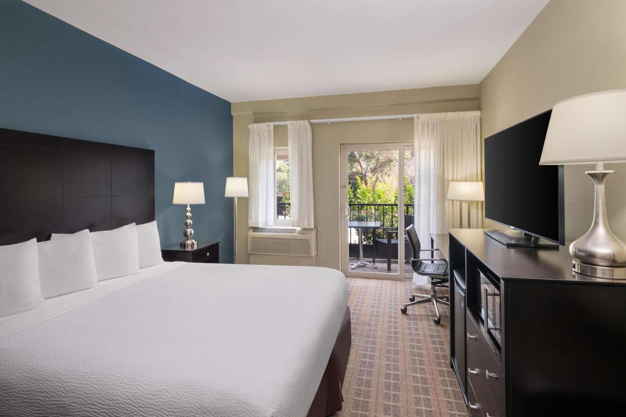 La Cuesta Inn, Bw Signature Collection 3*
