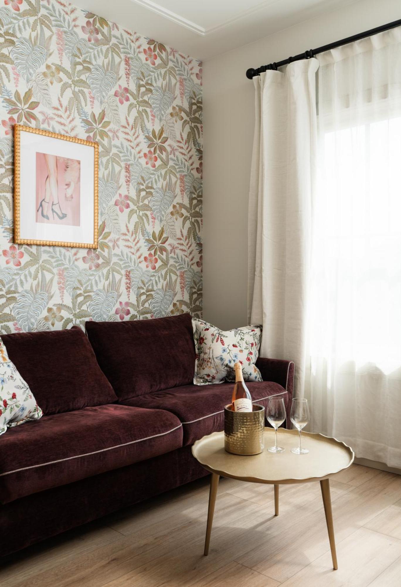Bed & Breakfast Petit Soleil - Bed, Breakfast And Bar *