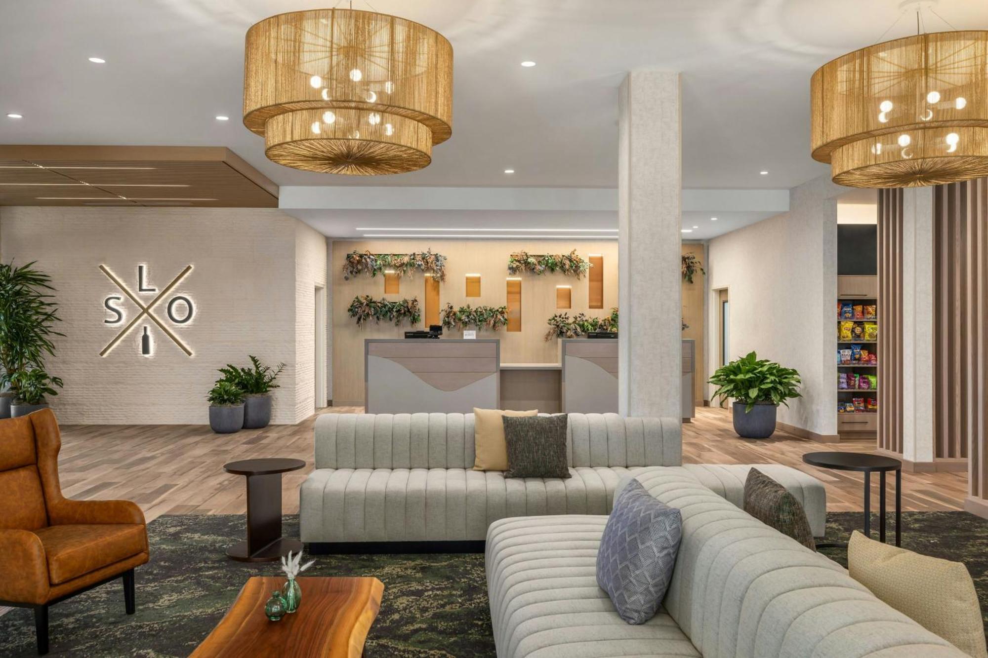 Hotel By Marriott