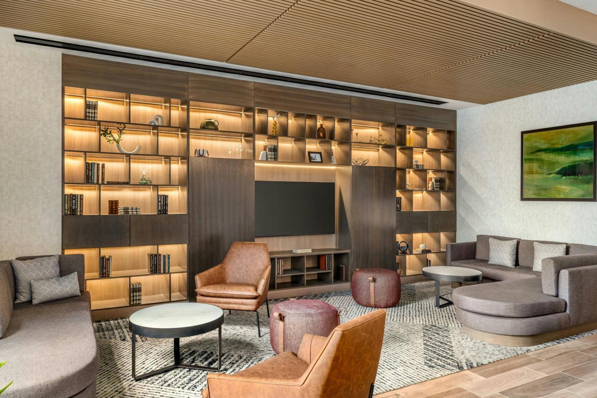 Hotel By Marriott