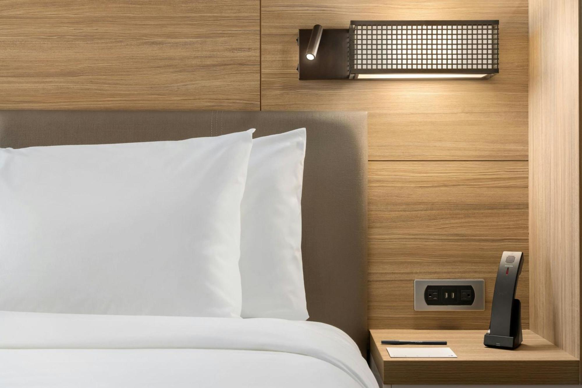 Hotel Springhill By Marriott *