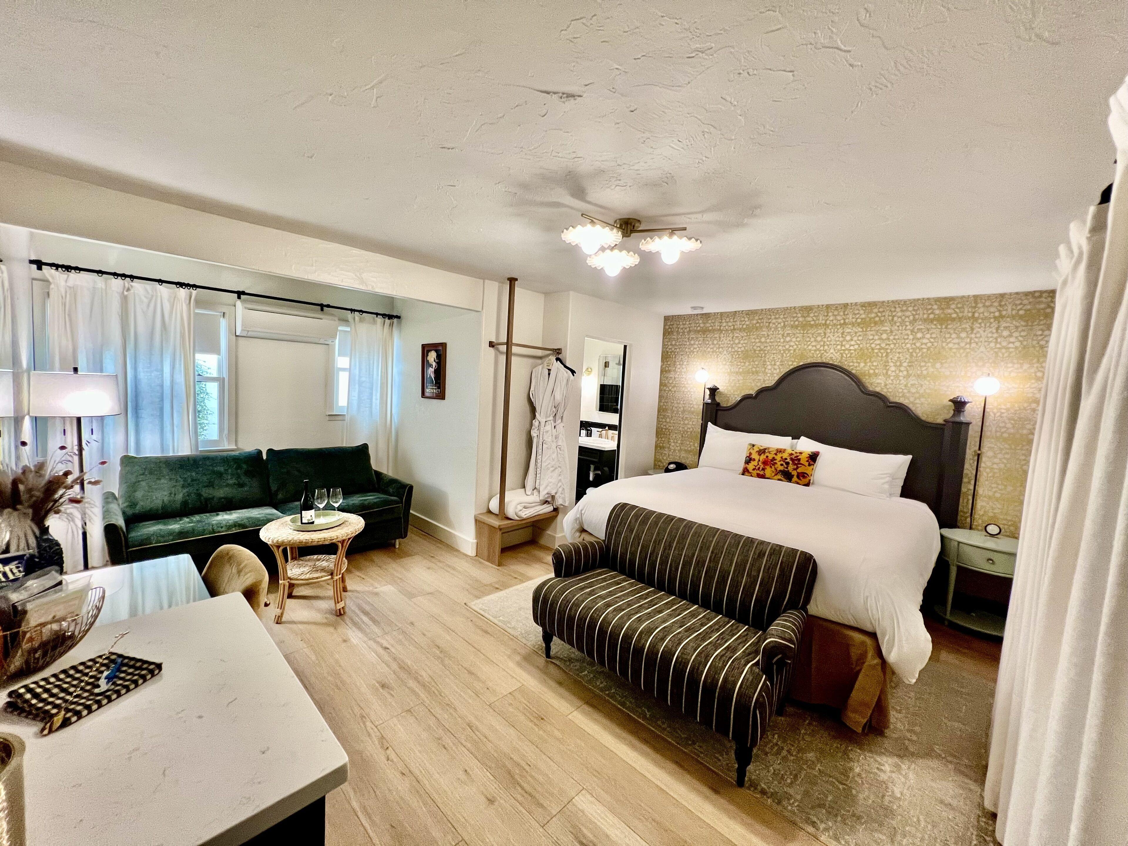 Bed & Breakfast Petit Soleil - Bed, Breakfast And Bar 4*