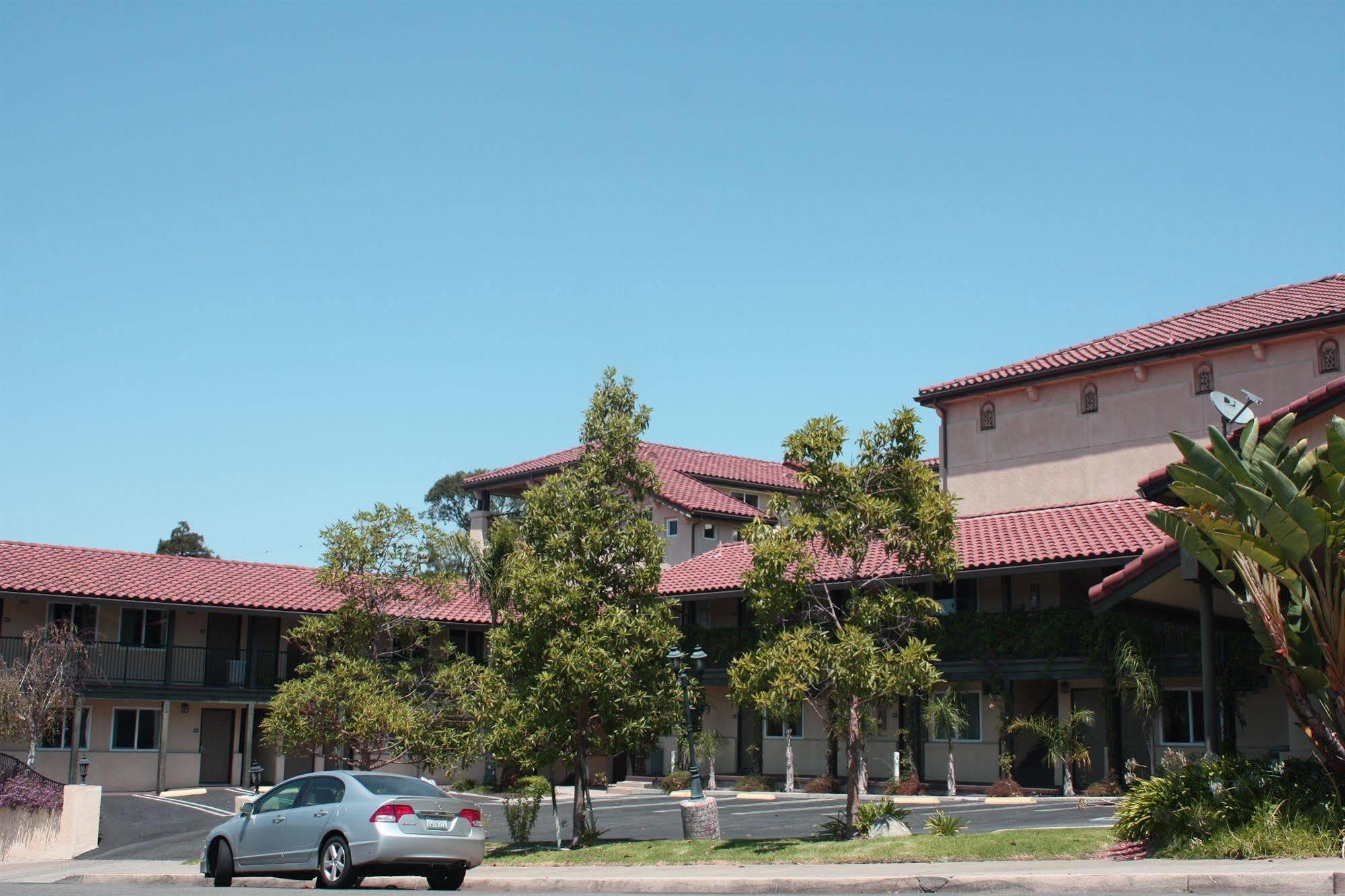 Hotel Lamplighter &