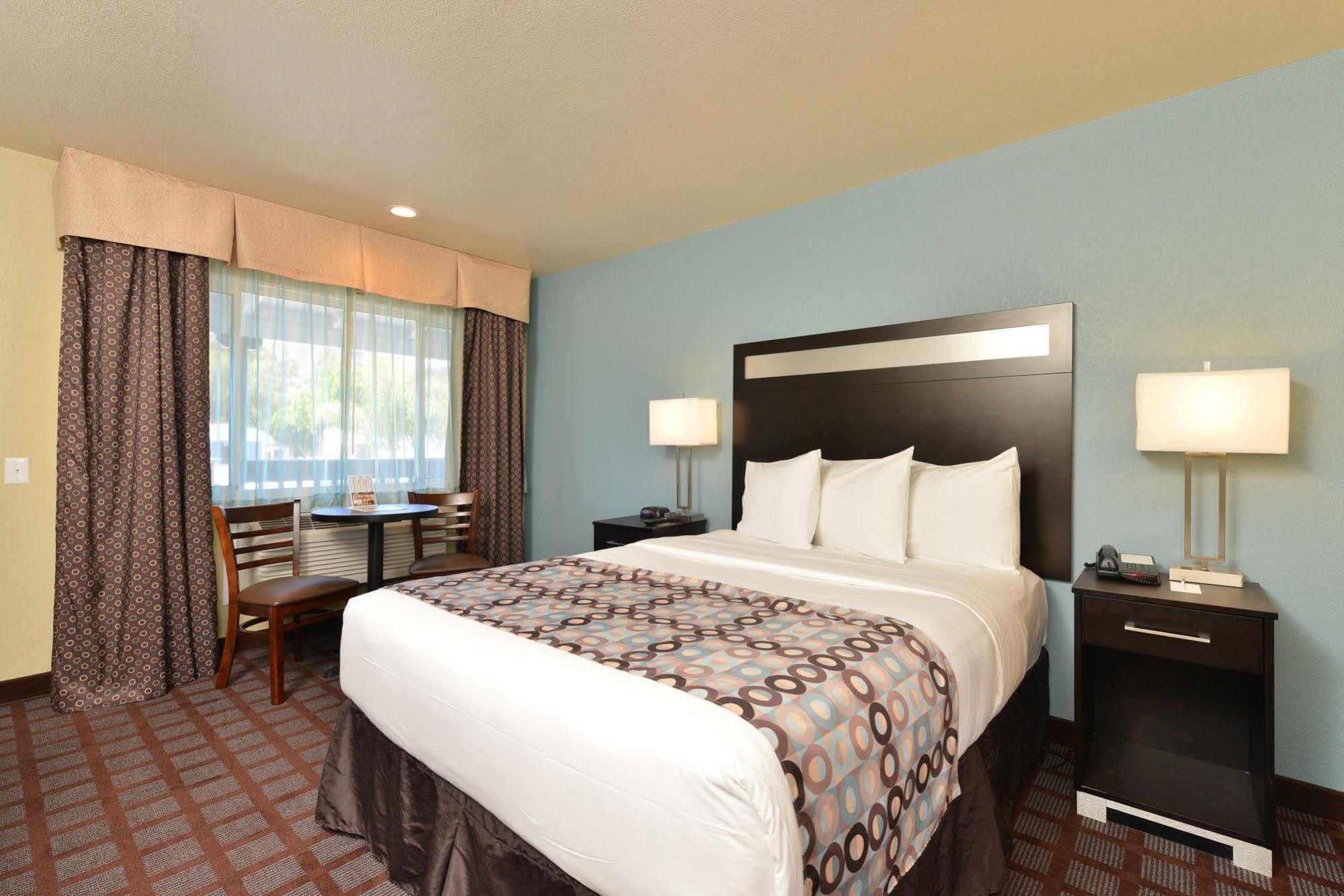 Avenue Downtown District Slo 3* San Luis Obispo