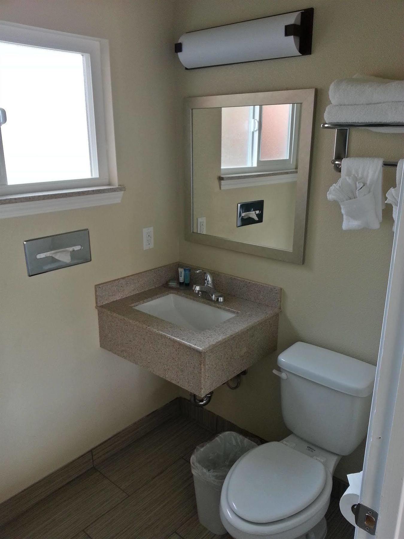 Avenue Downtown District Slo 3* San Luis Obispo