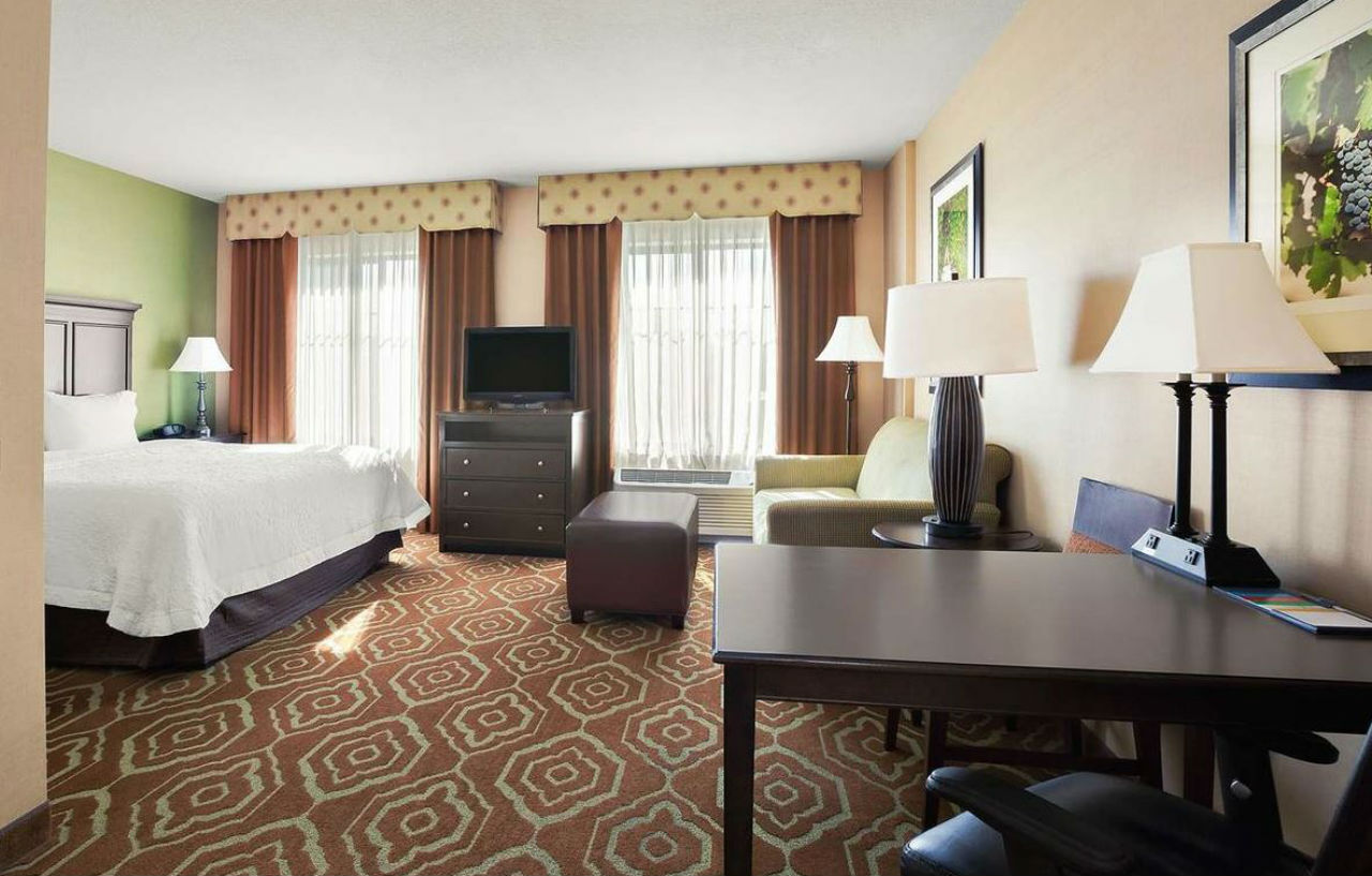 Hampton & Hotel 3*