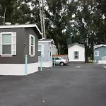 Coastal Tiny House 2 Queen Beds Low Loft