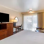 Best Western Plus Royal Oak Hotel