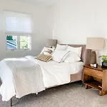 Luxurious Dowtown Condo With Private Rooftop
