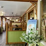 Apple Farm Inn