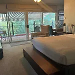 Inn Peach Tree 2*