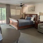 Peach Tree Inn 2*