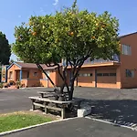 Los Padres Inn