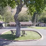 Peach Tree Inn 2*