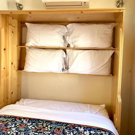 Holiday home Sunshine Tiny And Loft Close To Downtown *