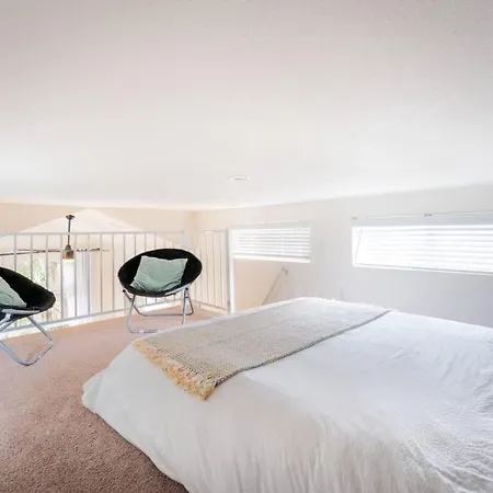 The Tiny Loft And Private Yard Holiday home