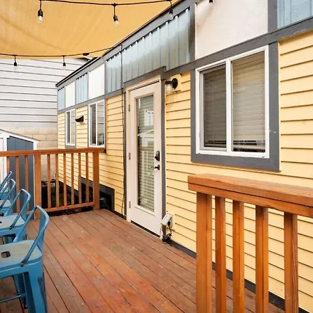 Sunshine Tiny And Loft Close To Downtown Holiday home