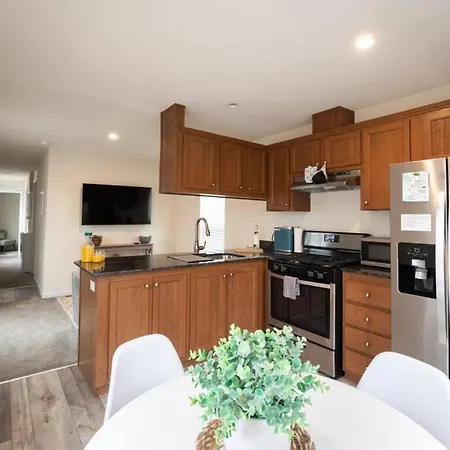 2-bedroom Slo House Holiday home *