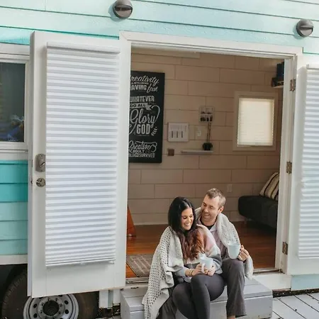 Holiday home Lofted Bedroom Teal Tiny With Creek Views *