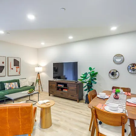 Chic Near Hiking & Beaches!