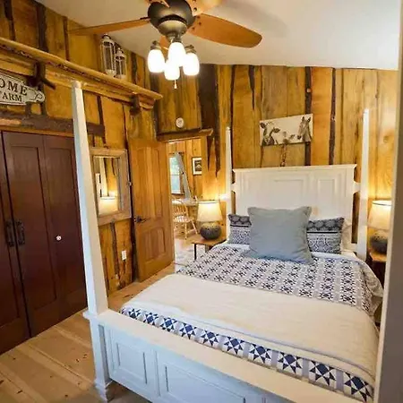 Pacific Coast Highway Milkhouse Holiday home
