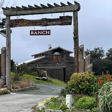 The Barn At Eagles Landing Ranch Lodge *