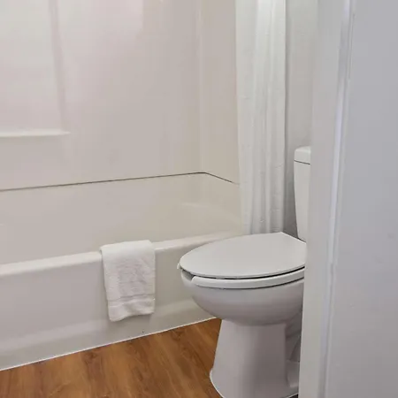 6 San Luis Obispo, Ca South Hotel 2*