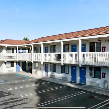 Hotel 6 San Luis Obispo, Ca South