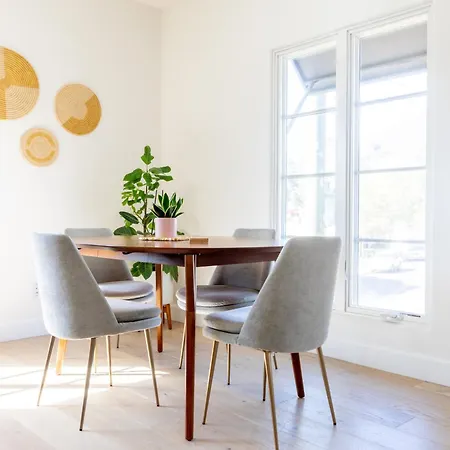 Luxurious Dowtown With Private Rooftop Apartment