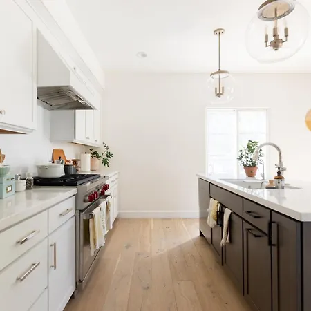 Luxurious Dowtown With Private Rooftop Apartment