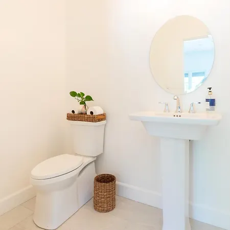 Luxurious Dowtown With Private Rooftop Apartment *