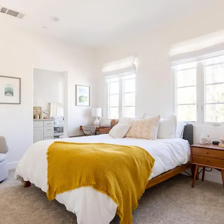 Luxurious Dowtown With Private Rooftop Apartment *
