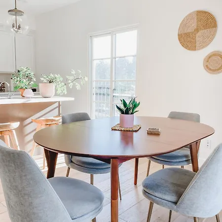 Luxurious Dowtown With Private Rooftop Apartment *