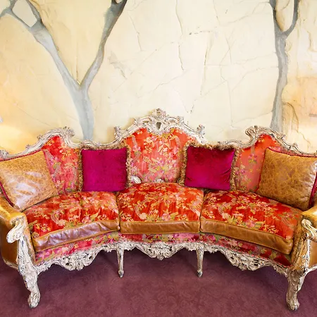 Madonna Hotel