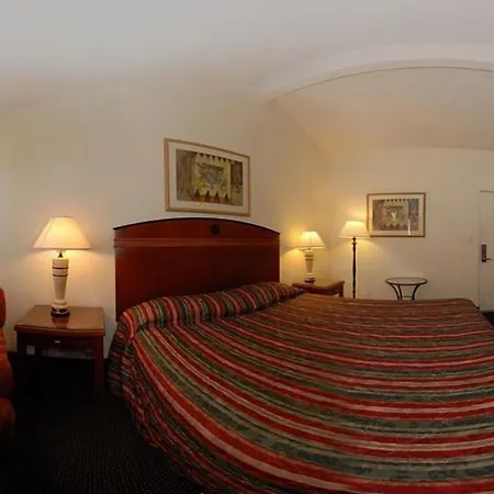 Budget 2* San Luis Obispo