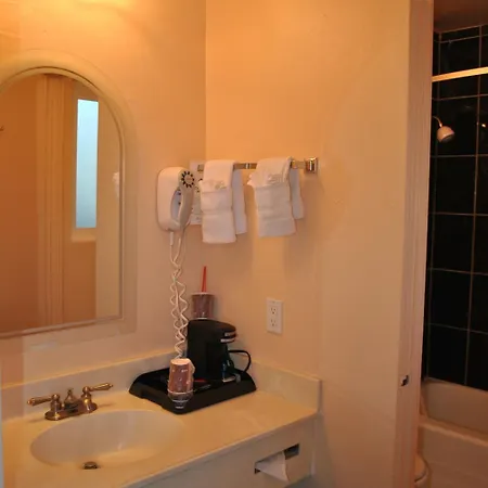 Budget 2* San Luis Obispo