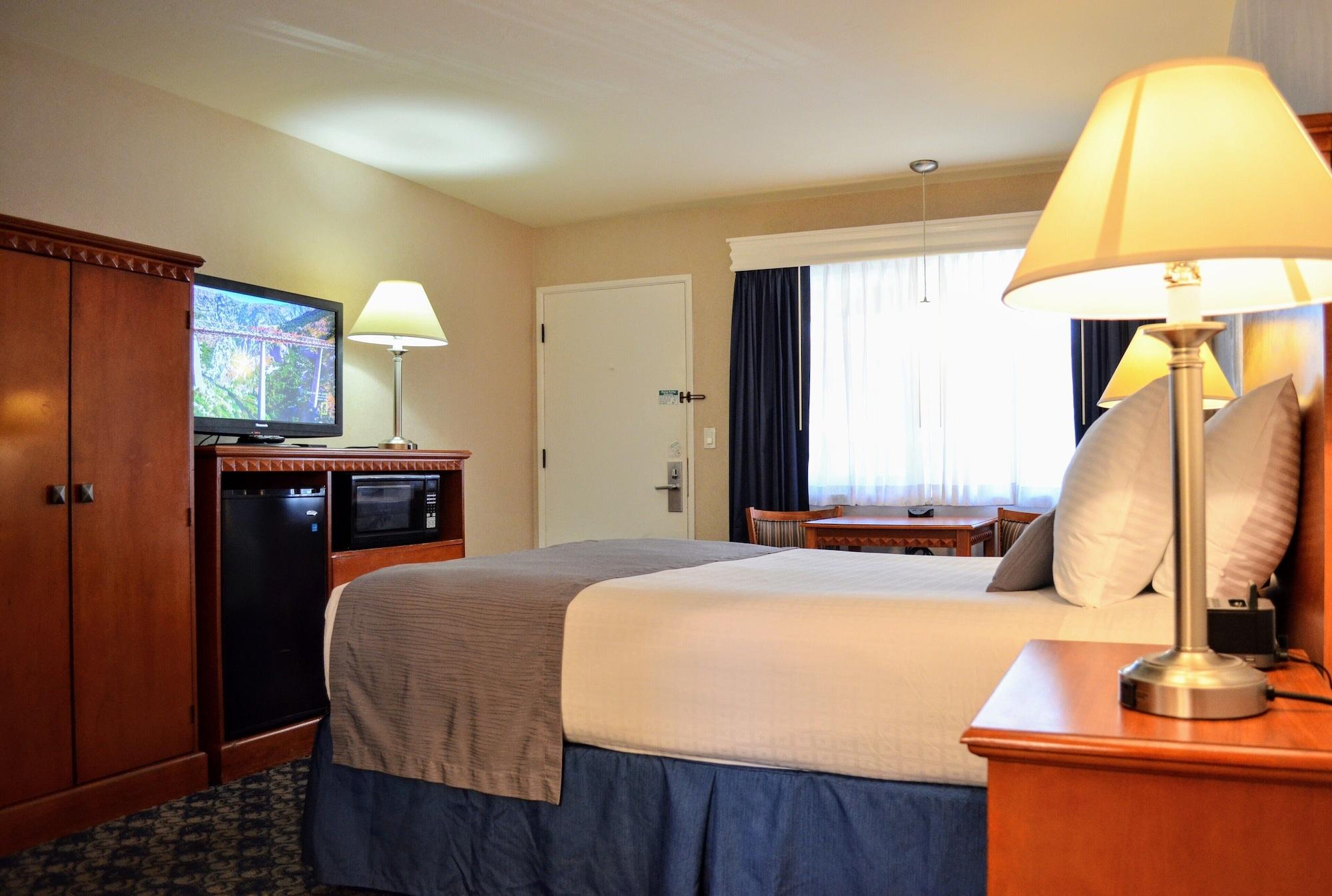 Hotel Sands & 3*