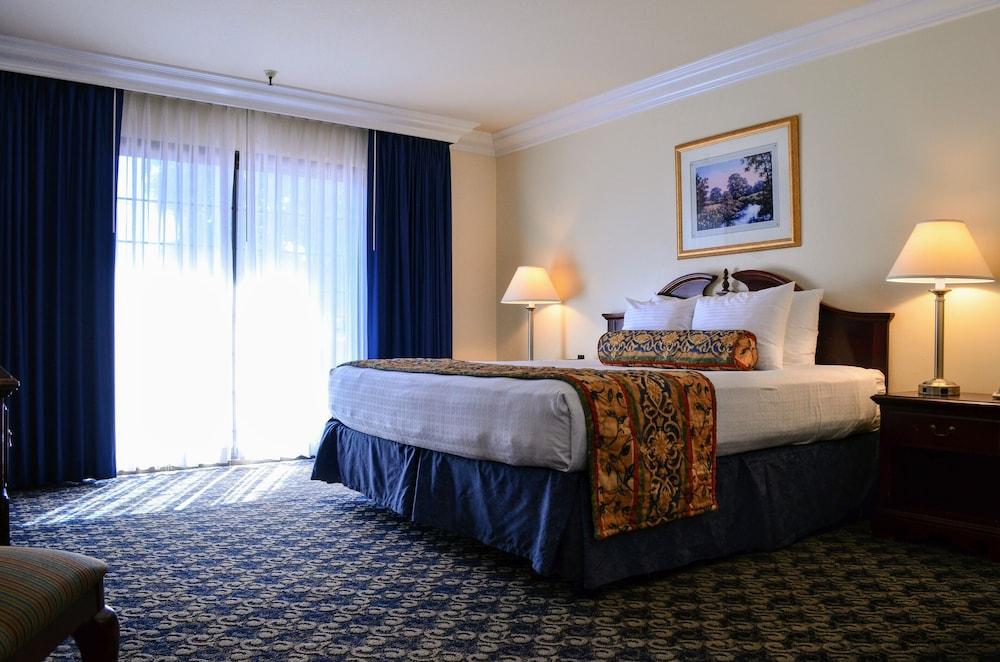 Sands & Hotel San Luis Obispo