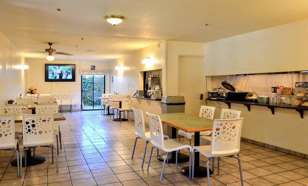 Sands & Hotel San Luis Obispo