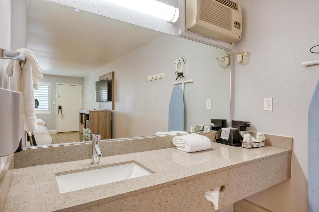 Vagabond 2* San Luis Obispo