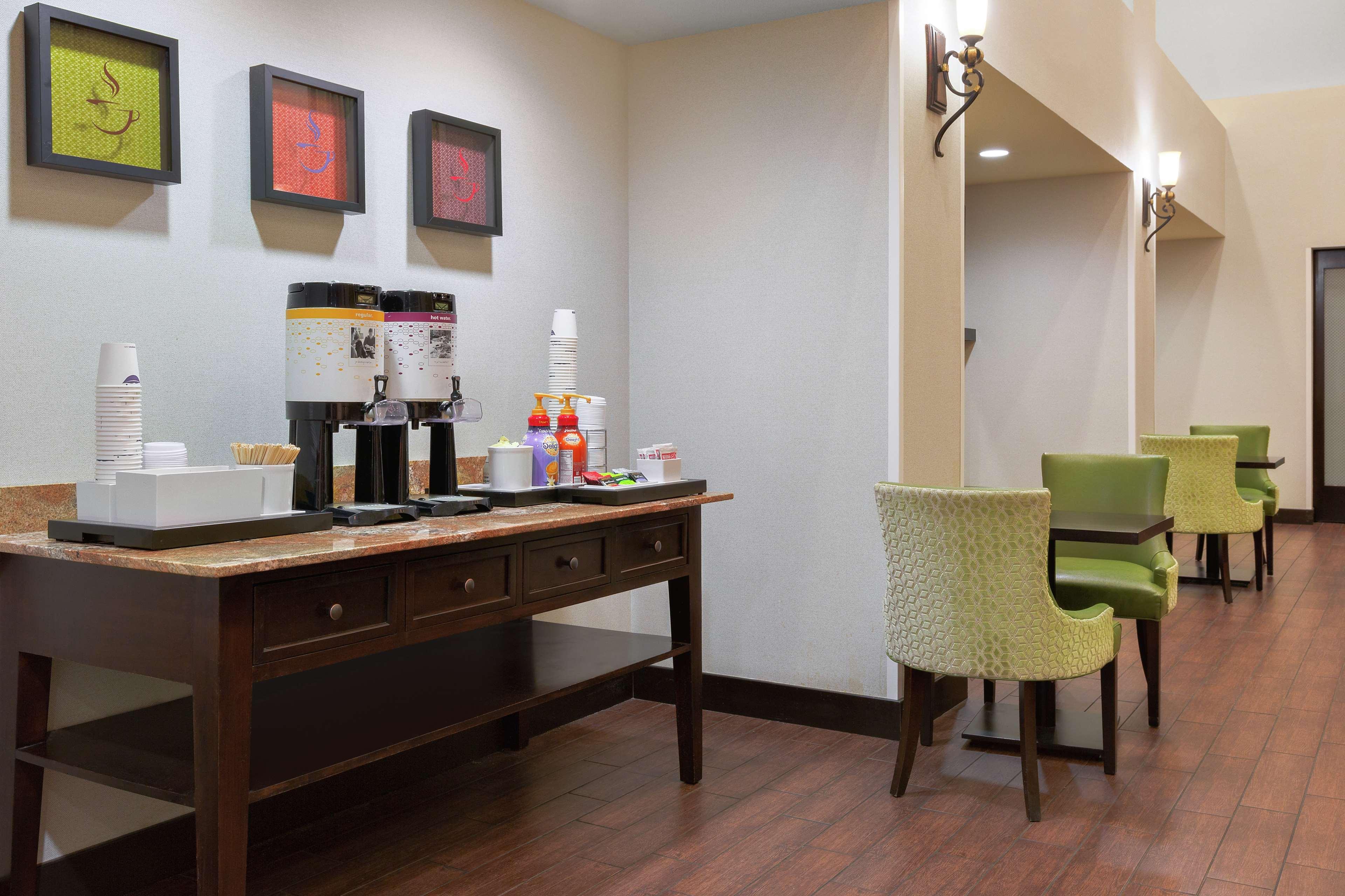 Hampton & Hotel 3*