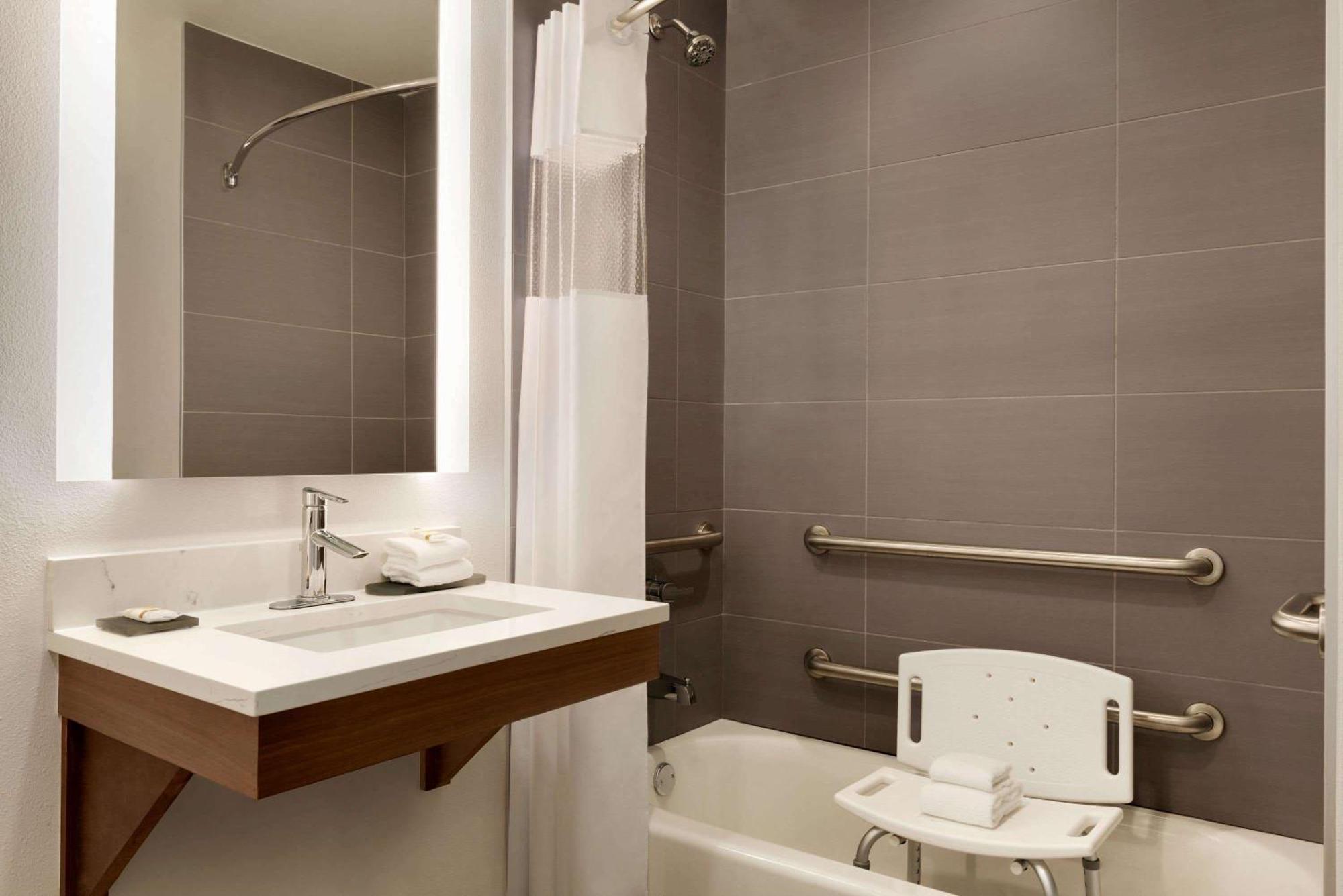 Hotel La Quinta By Wyndham 3*