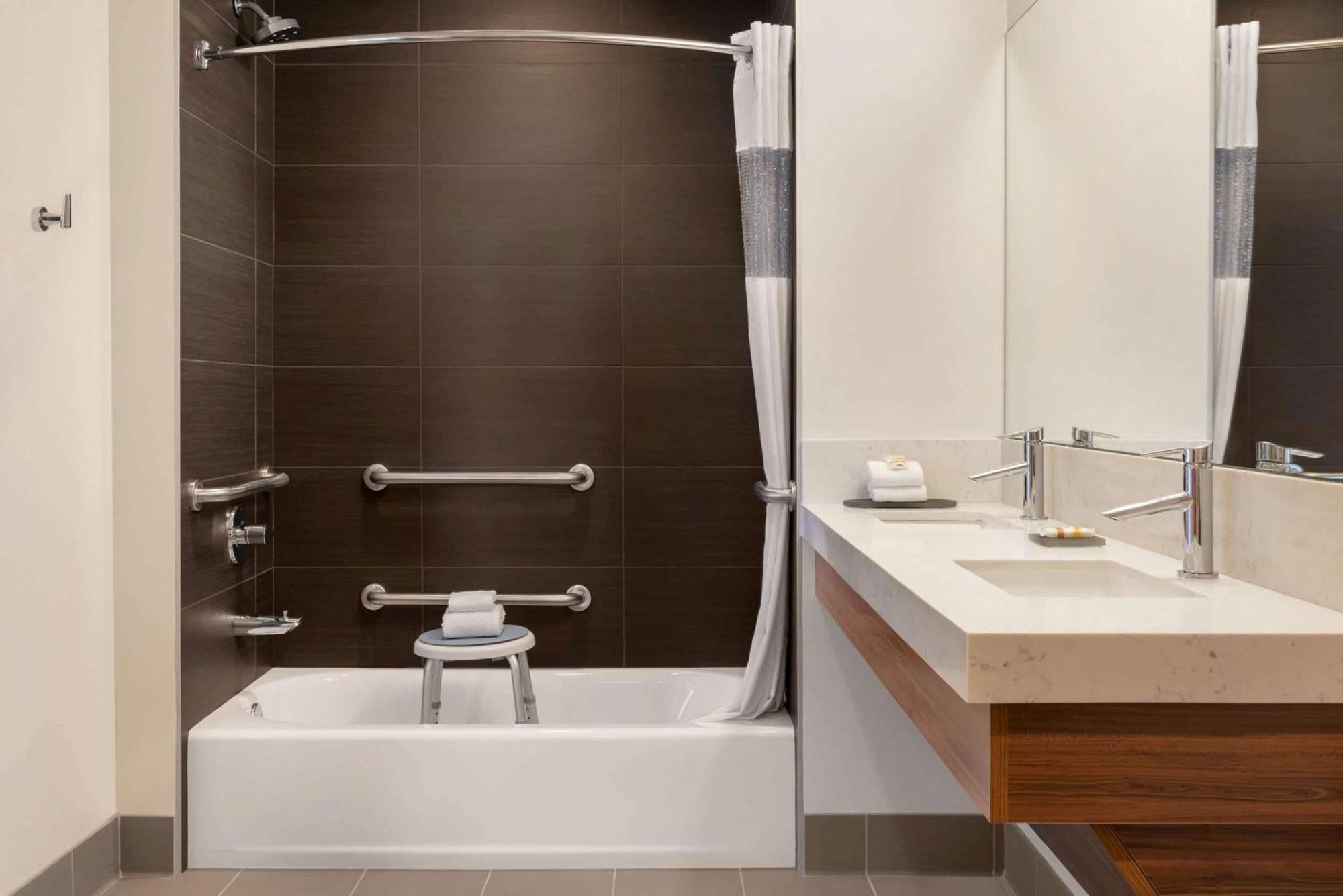 La Quinta By Wyndham Hotel San Luis Obispo