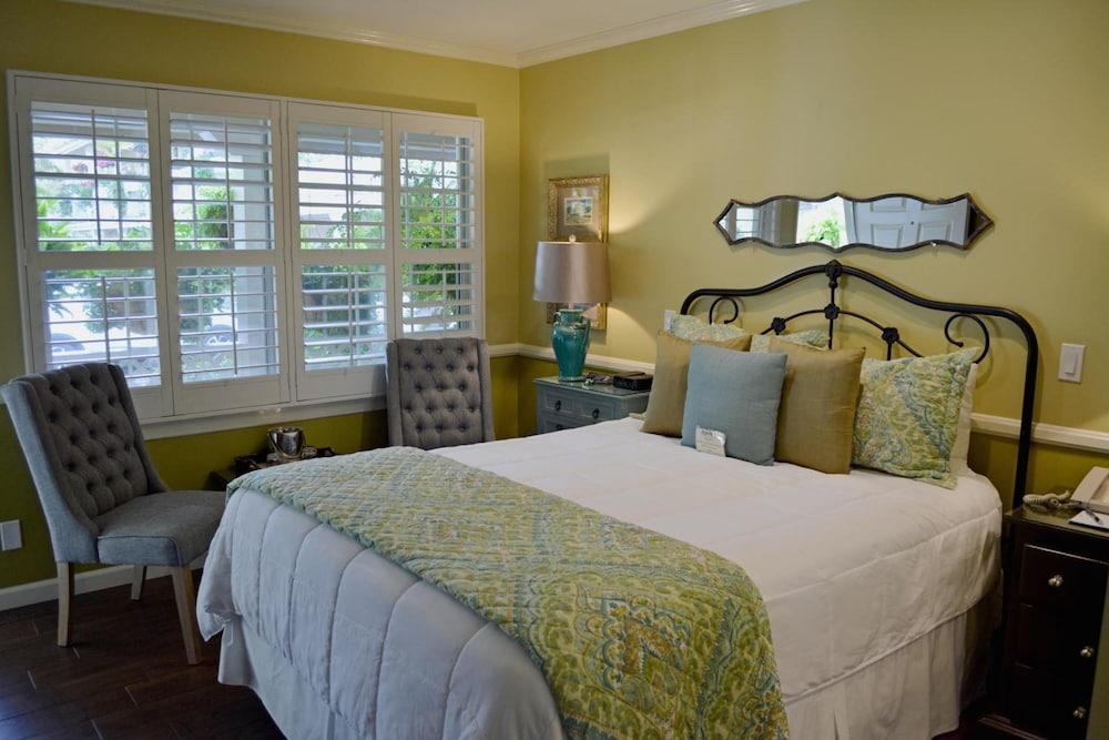 Apple Farm Hotel