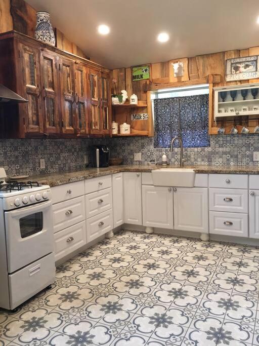 Pacific Coast Highway Milkhouse *