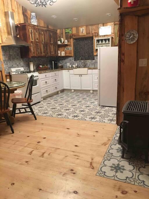 Pacific Coast Highway Milkhouse *