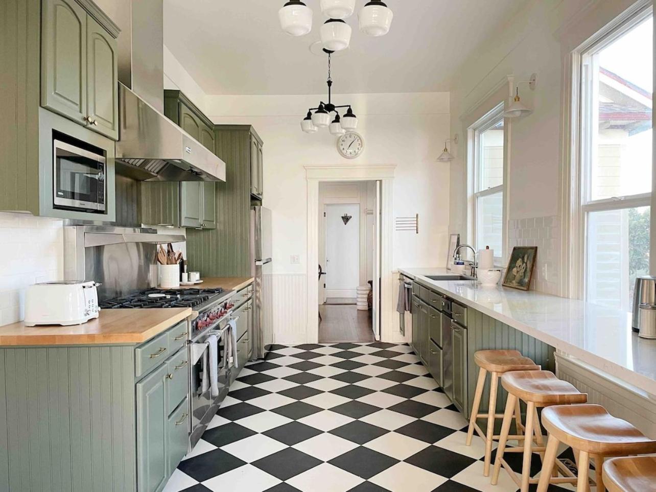 Edna Estate, Sleeps 17, Hot Tub Holiday home *