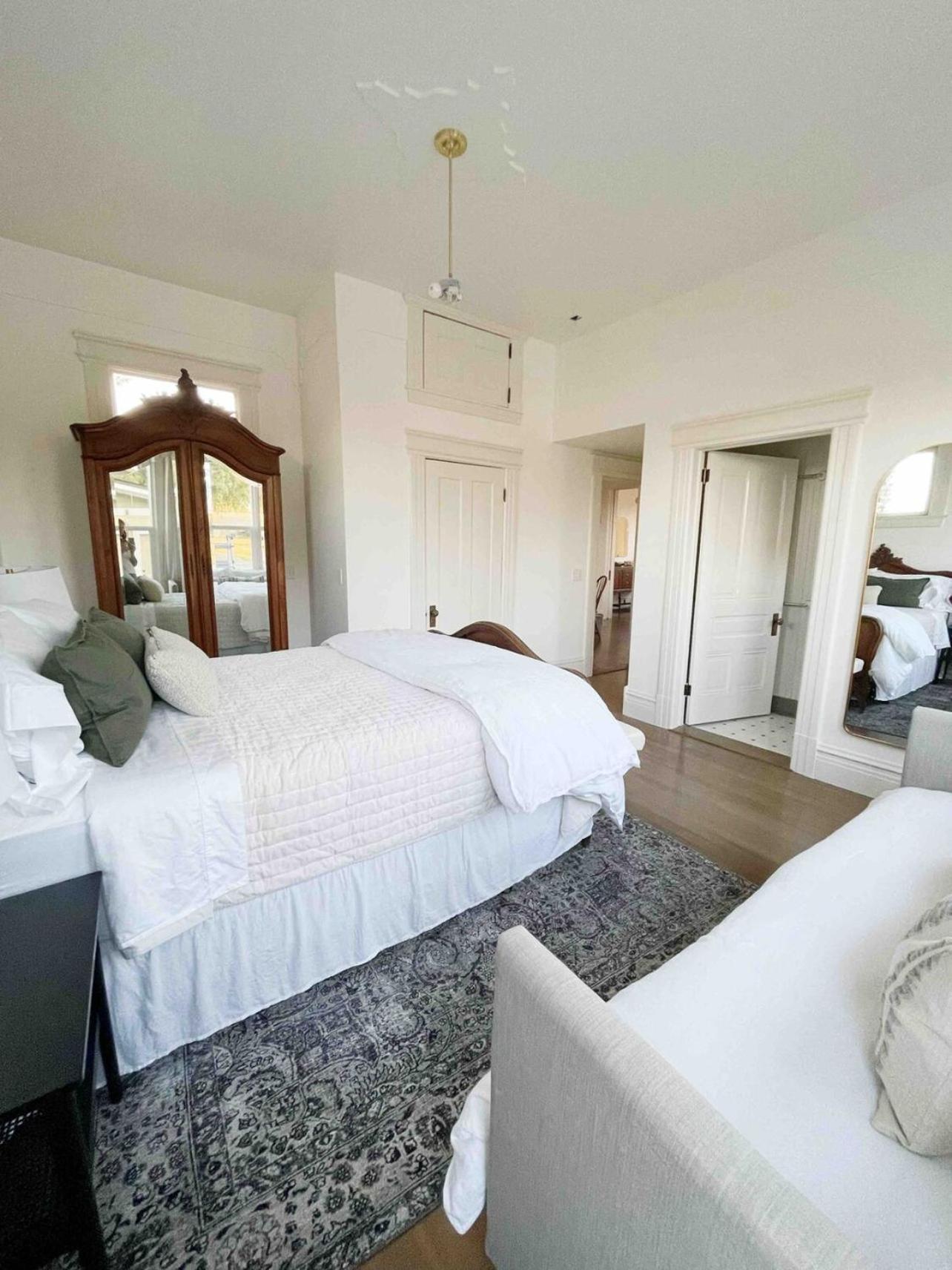 Edna Estate, Sleeps 17, Hot Tub Holiday home *