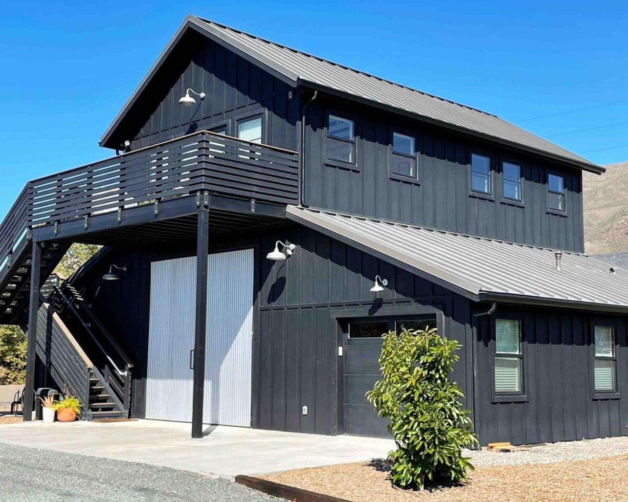 Black Barn Ranch Hill Views Downtown Close Holiday home