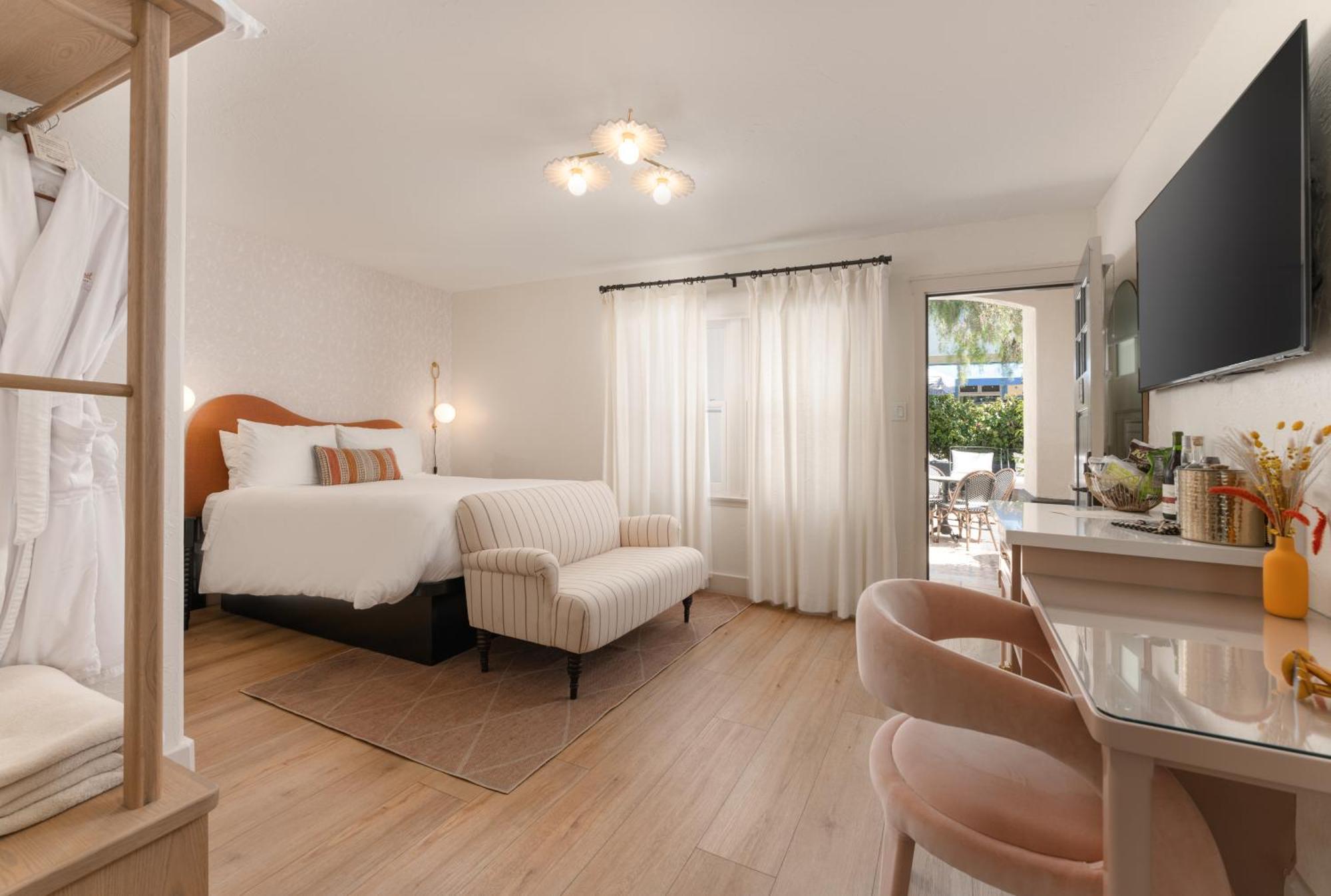 Petit Soleil - Bed, Breakfast And Bar San Luis Obispo